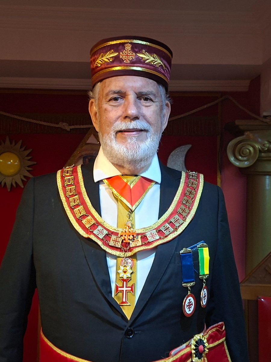 Soberano e Supremo Arconte-Rei Vlamir Camargo Barbeiro