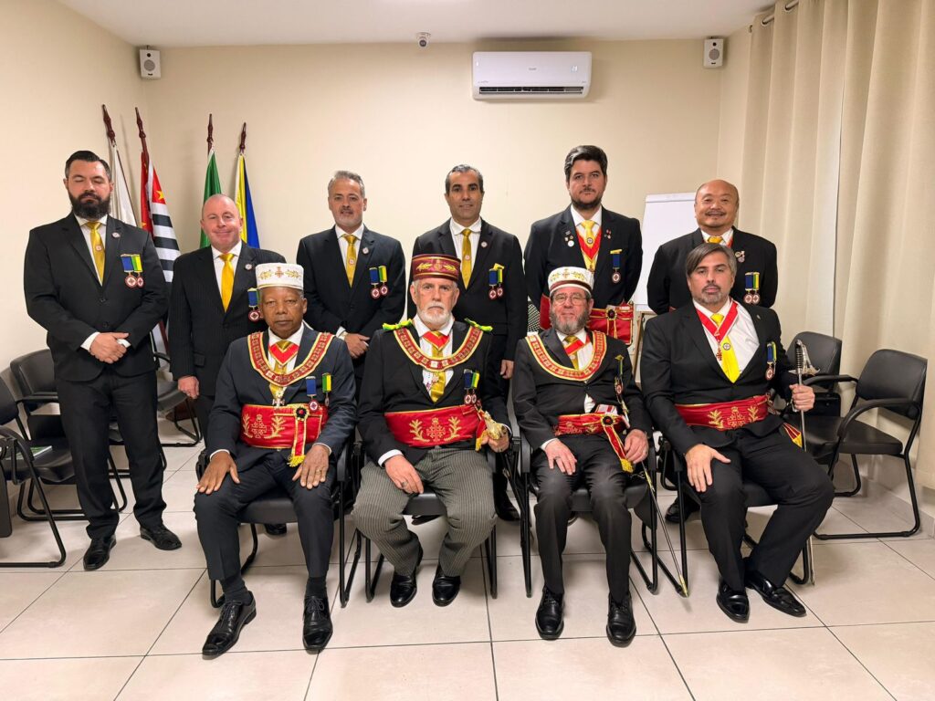 APOSTOLADO DA NOBRE ORDEM DOS CAVALEIROS DE SANTA CRUZ REALIZA ORDENAÇÃO DE CAVALEIROS